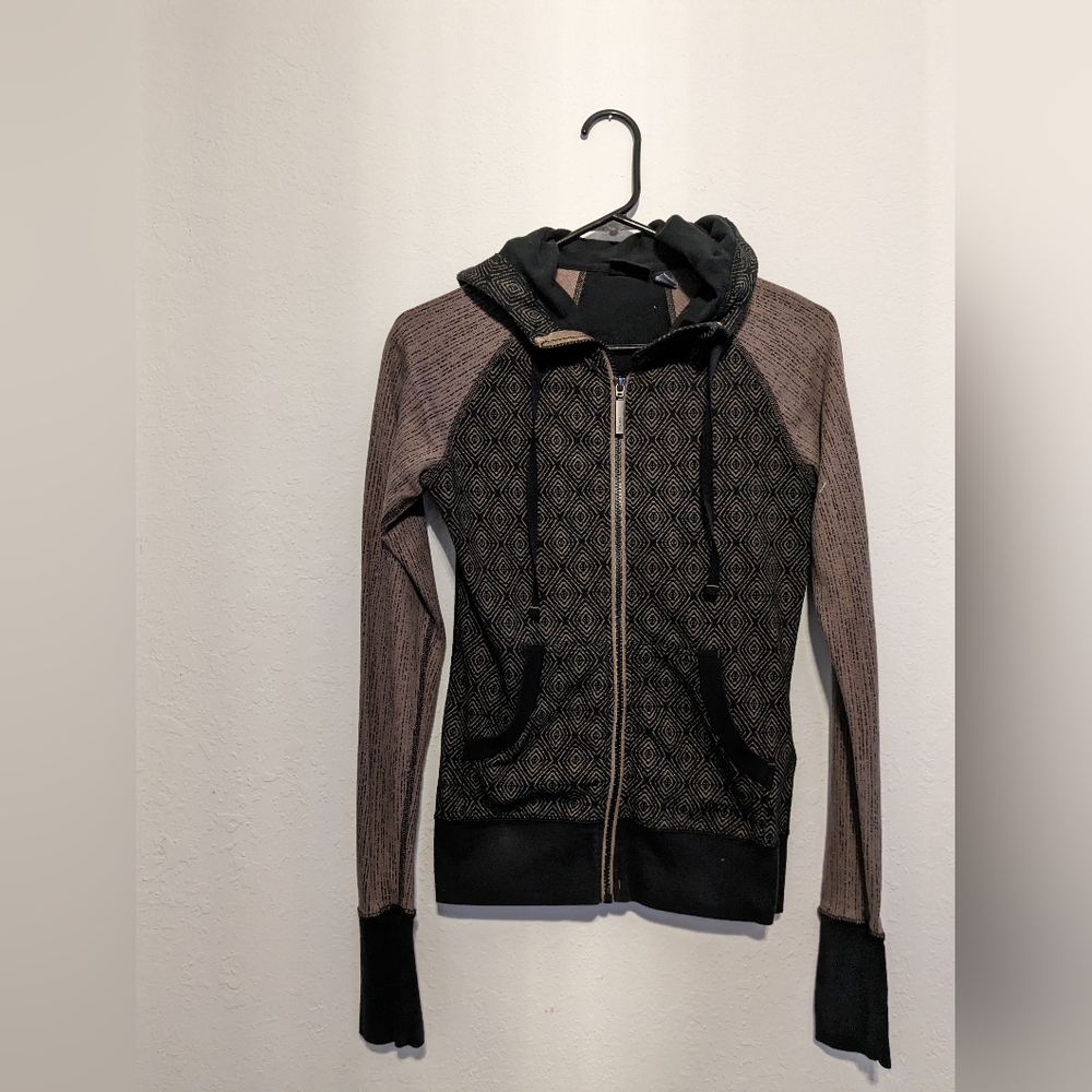 Zip up hootie